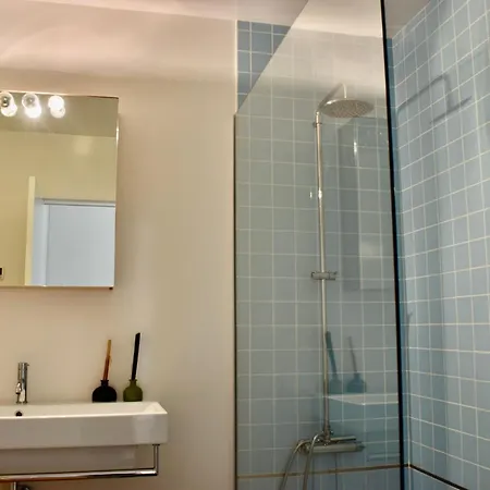 Bloom - House Apúlia